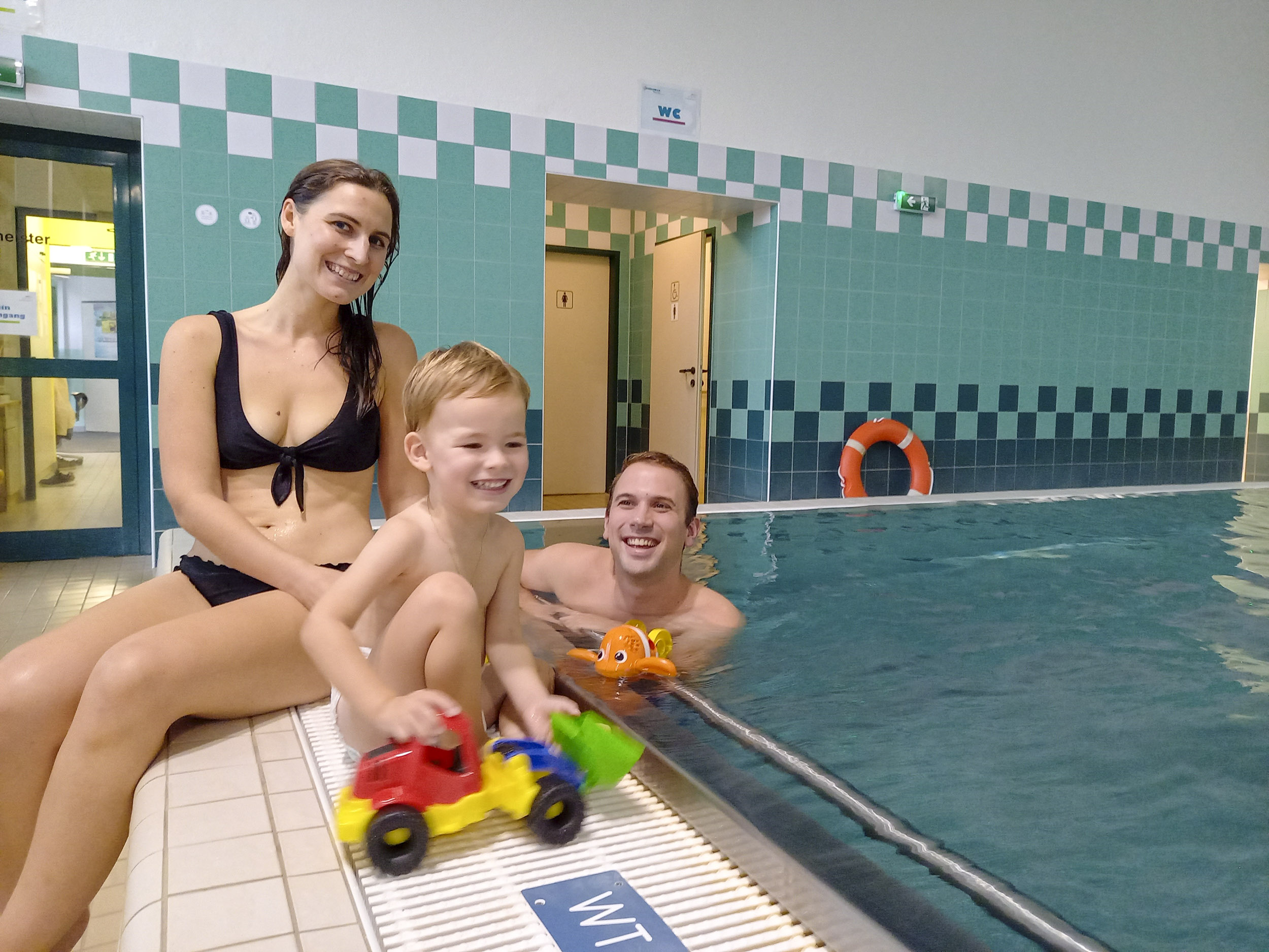 Familienbad, Warmwasserbecken, Schwimmen