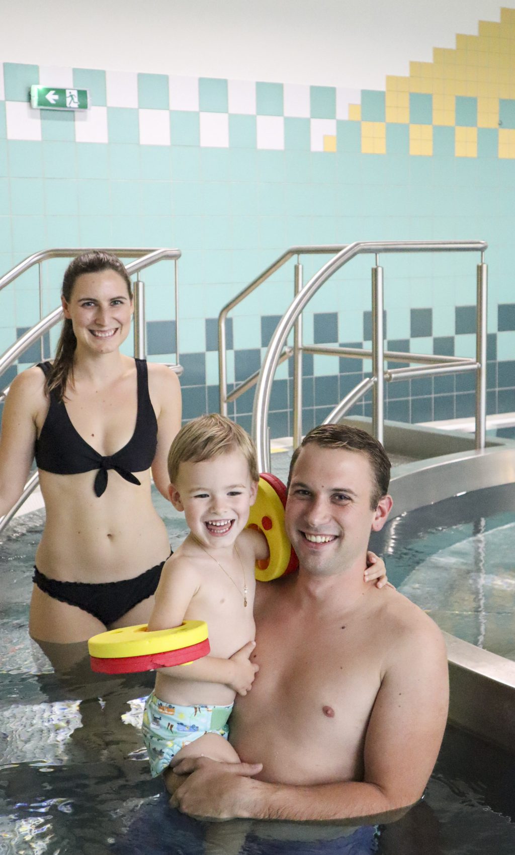 Warmwasserbecken-Familienbad-Erholung-Yspertal Familienbad mit 32 Grad